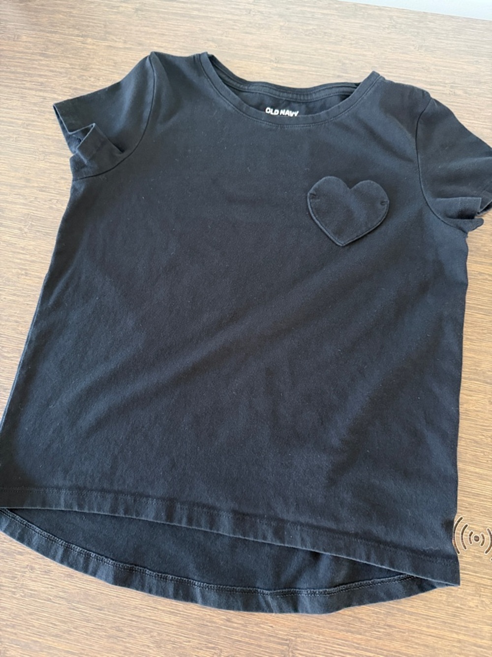 Old Navy Black Short Sleeve Tee with Heart Patch Size Medium